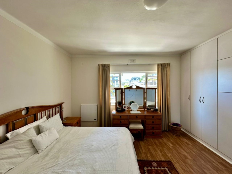 2 Bedroom Property for Sale in Sea Point Western Cape